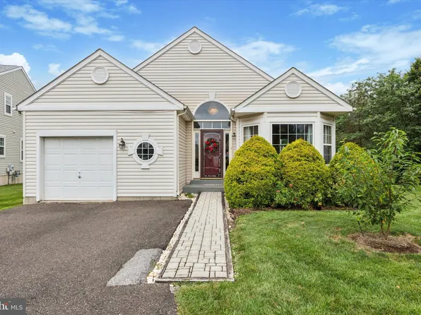 10 Paddington Ter, Royersford, PA 19468