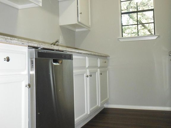 3rd image of 4159 Steck Ave Unit 282