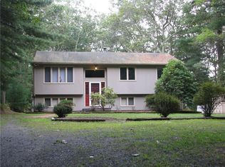 454 Robin Hollow Rd, West Greenwich, RI 02817