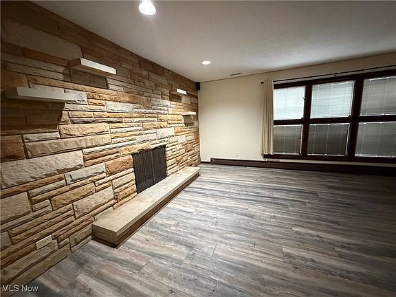 2nd image of 3350 Long Rd