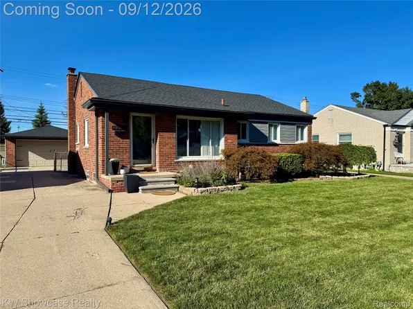 29896 Orangelawn St, Livonia, MI 48150