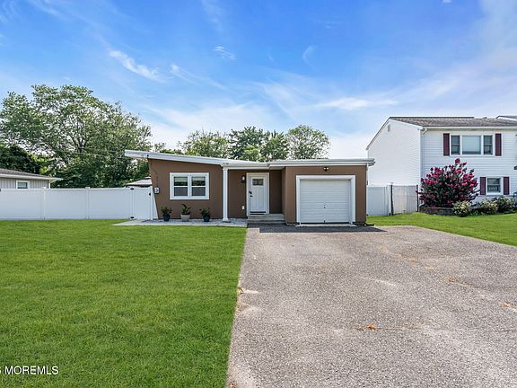 2nd image of 488 Amherst Drive