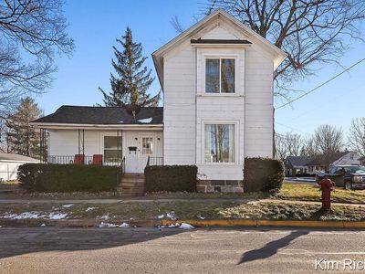 110 Nash St NW, Sparta, MI, 49345