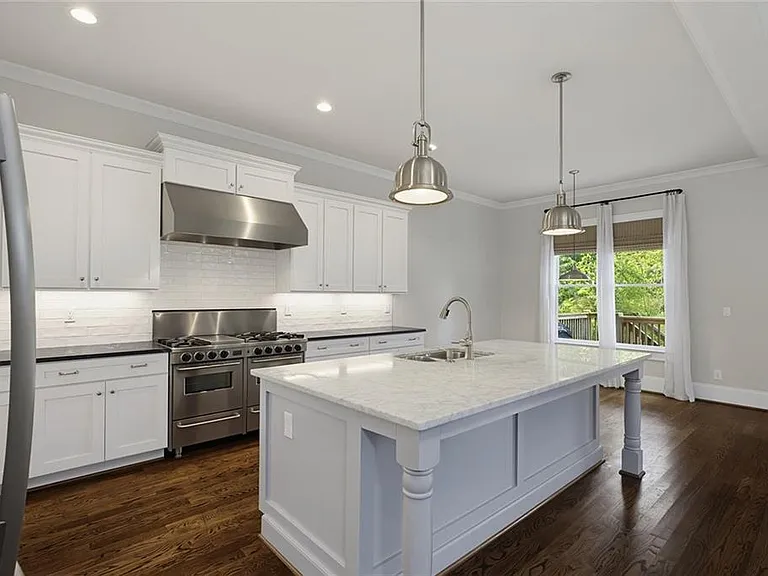 1452 Woodland Hills Dr NE — Photo 21