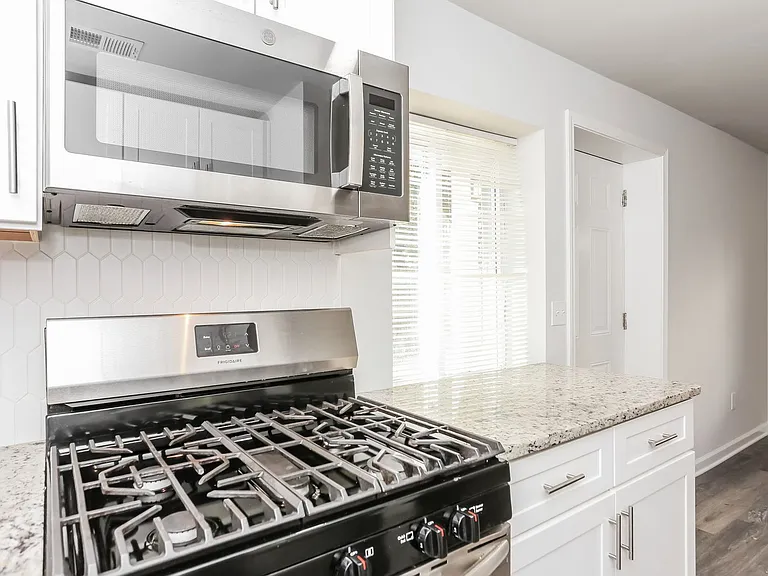 100 Terrace Dr NE #12 — Photo 2
