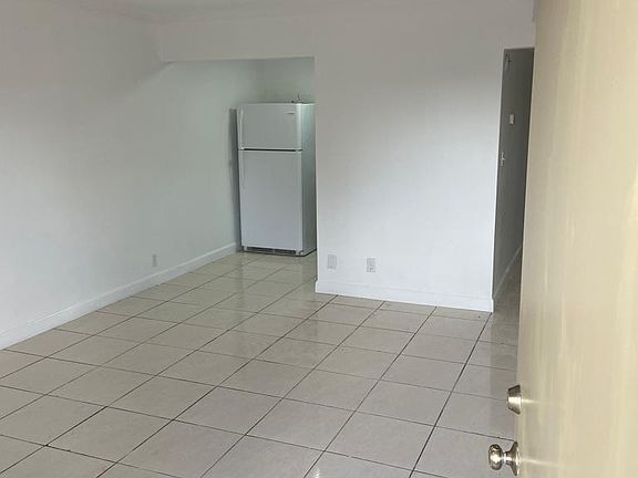 3rd image of 11195 SW 1st St APT 215