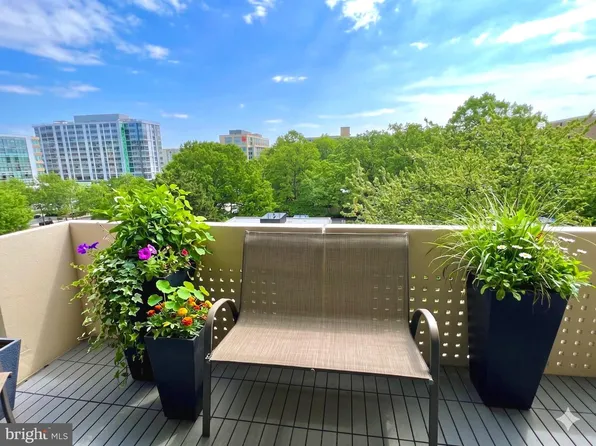 430 M St SW APT N502, Washington, DC 20024
