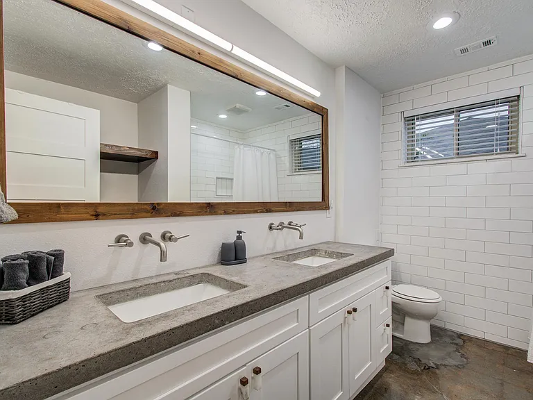 11714 Hillcroft St — Photo 23