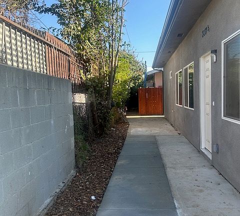 2nd image of 3319 Montclair St #1/2