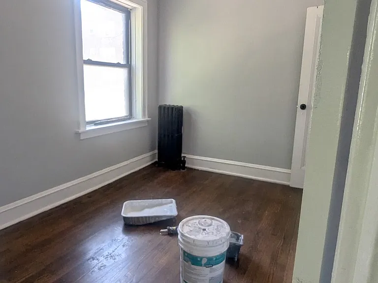 907 E 80th St #1 — Photo 5