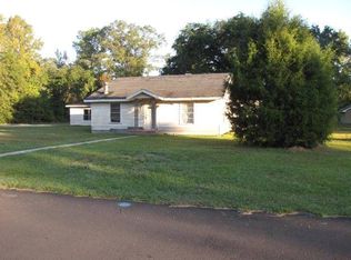 307 W Sycamore Rd, Picayune, MS 39466