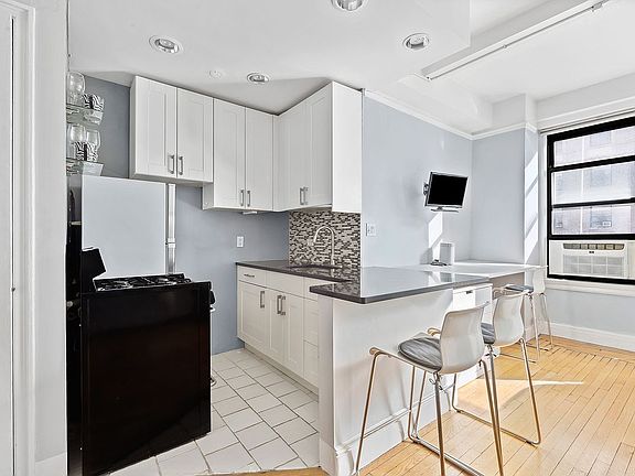 4th image of 243 W End Ave APT 1103