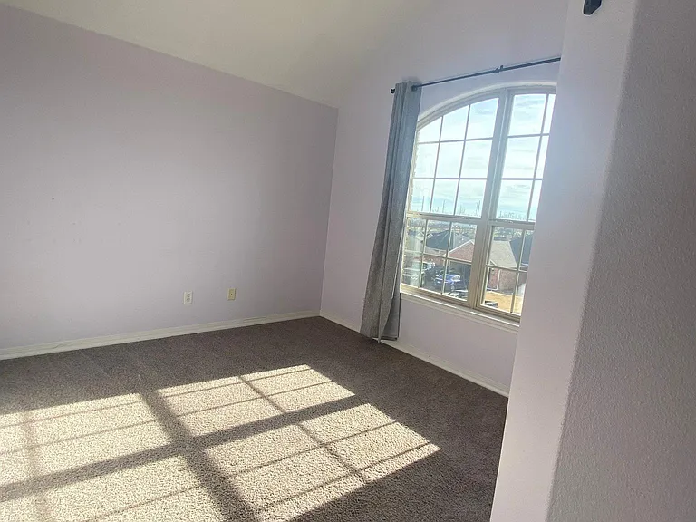 411 Curtis St — Photo 16