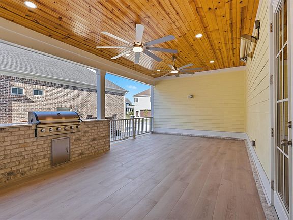 5th image of 315 West Palms Dr.