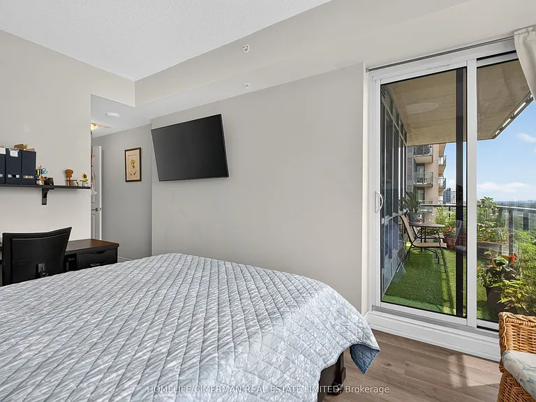 9090 Yonge St #1010 — Photo 37