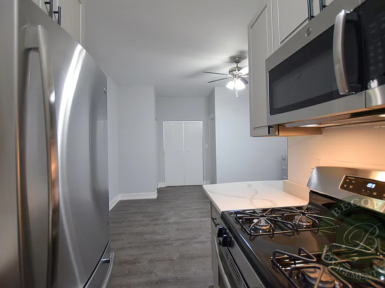 The 1521 Sherwin — Photo 6