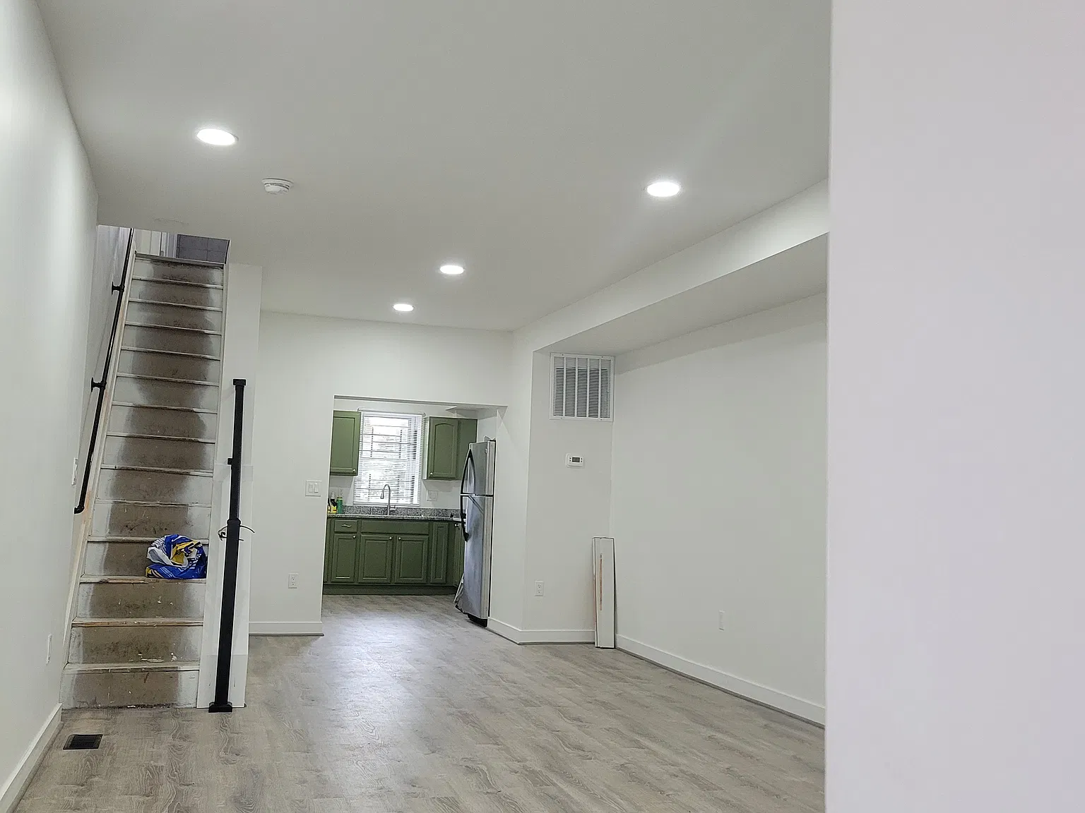 3 bed, 1080 sqft, $1,600 — Photo 1