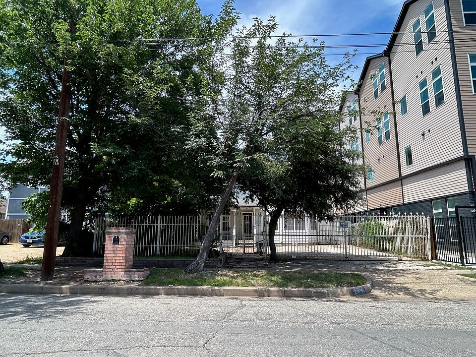 1st image of 731 W 10th St