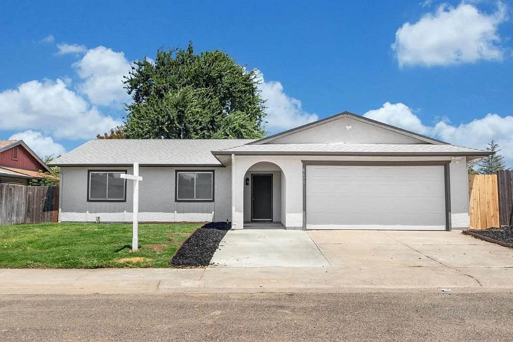 8675 Chatfield Dr photo 1