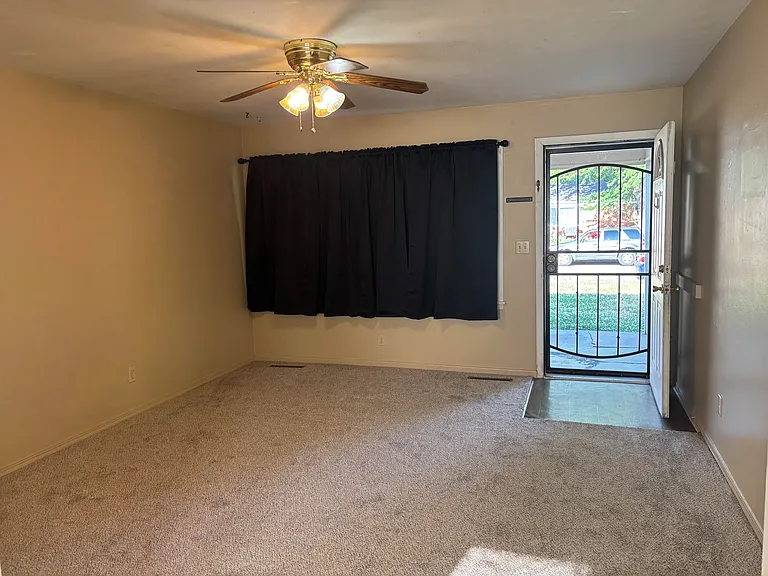 2839 S Larkin Dr — Photo 3