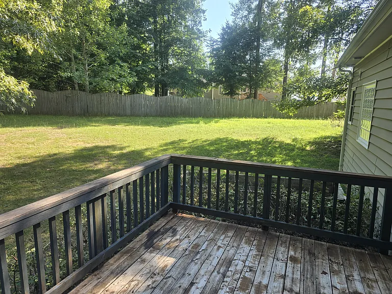 308 Madison Ct — Photo 16
