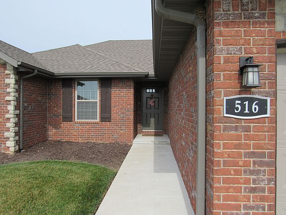 4th image of 516 W Declaration Dr
