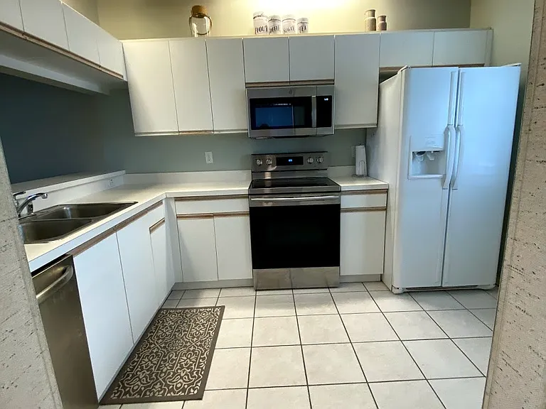 326 Bradstrom Cir #101 — Photo 4