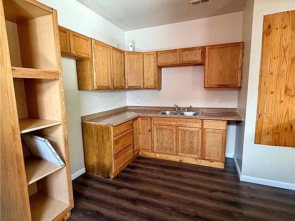 2nd image of 619 N 26th St