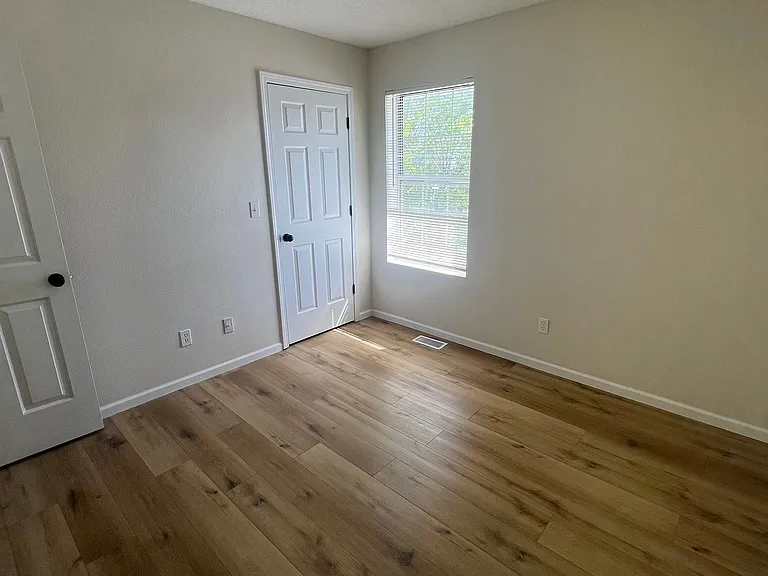 2509 Carnation Dr — Photo 16