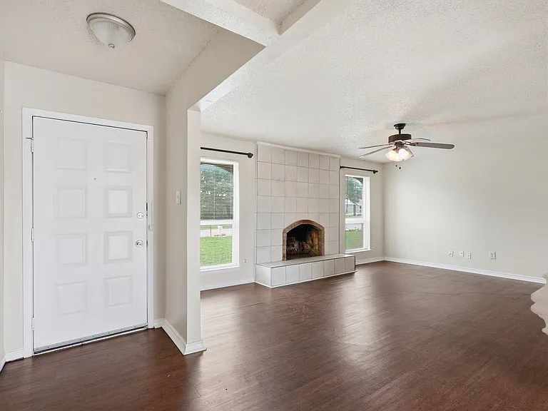 1373 Oakbluff Dr — Photo 7