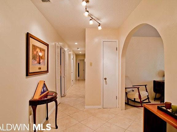 3rd image of 100 Lynwood Cir
