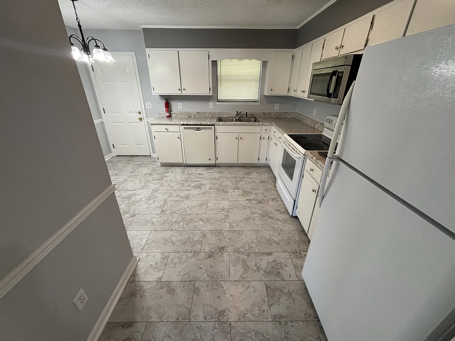 2403 Rodney Drive - SE — Photo 3