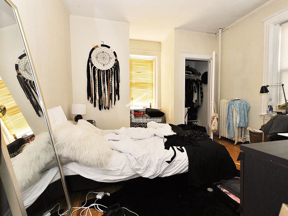 1st image of 54 Egmont St #Dd