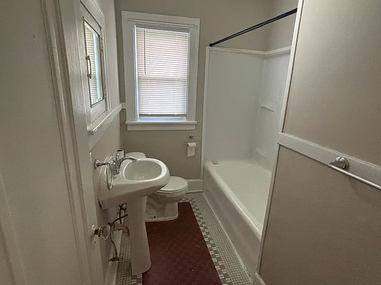 334 Van Buren Ave #3 — Photo 5