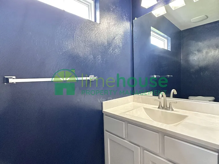 1323 Hoover Ave — Photo 15
