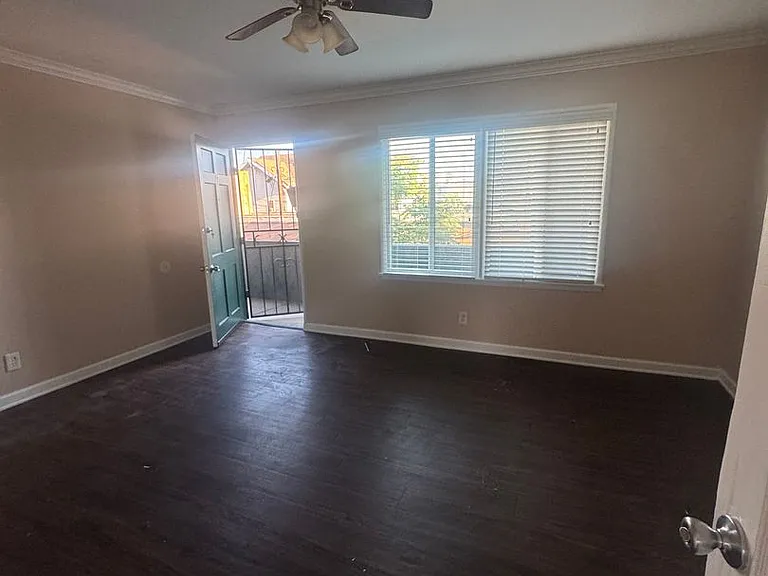 937 Magnolia Ave — Photo 2