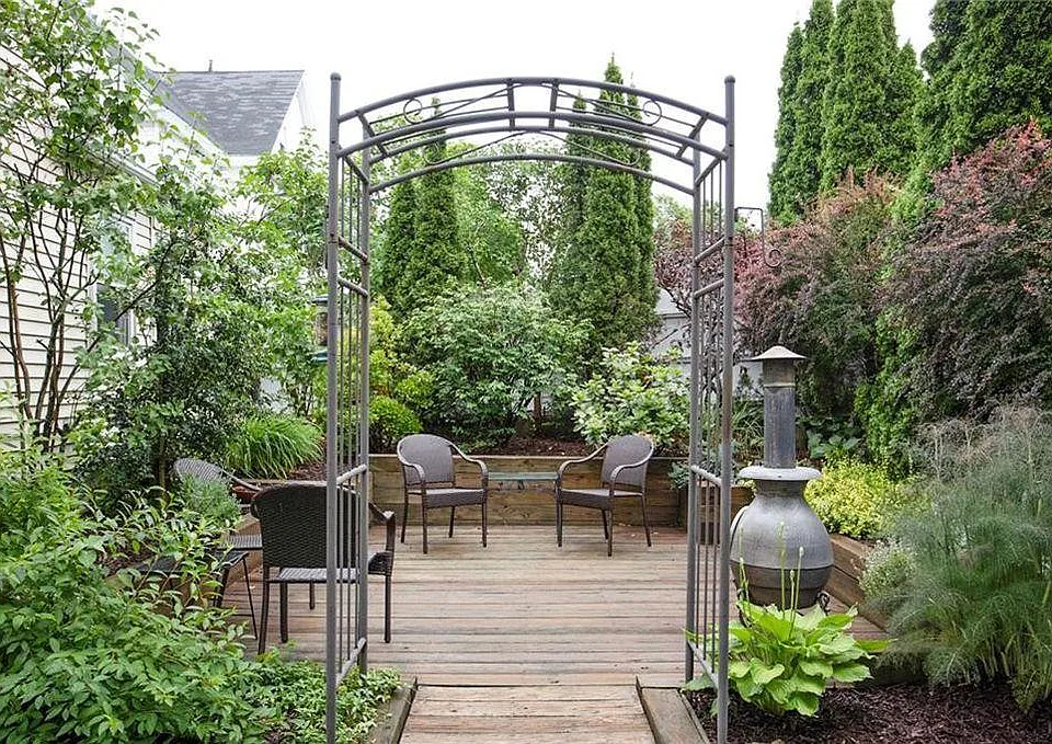 Shared Garden / Patio Area Rear