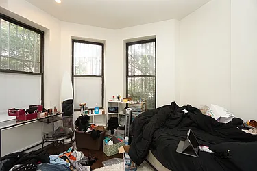 Rented by Rennit Inc.