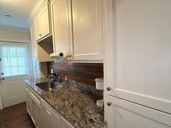 5th image of 4308 Leeland St APT 3