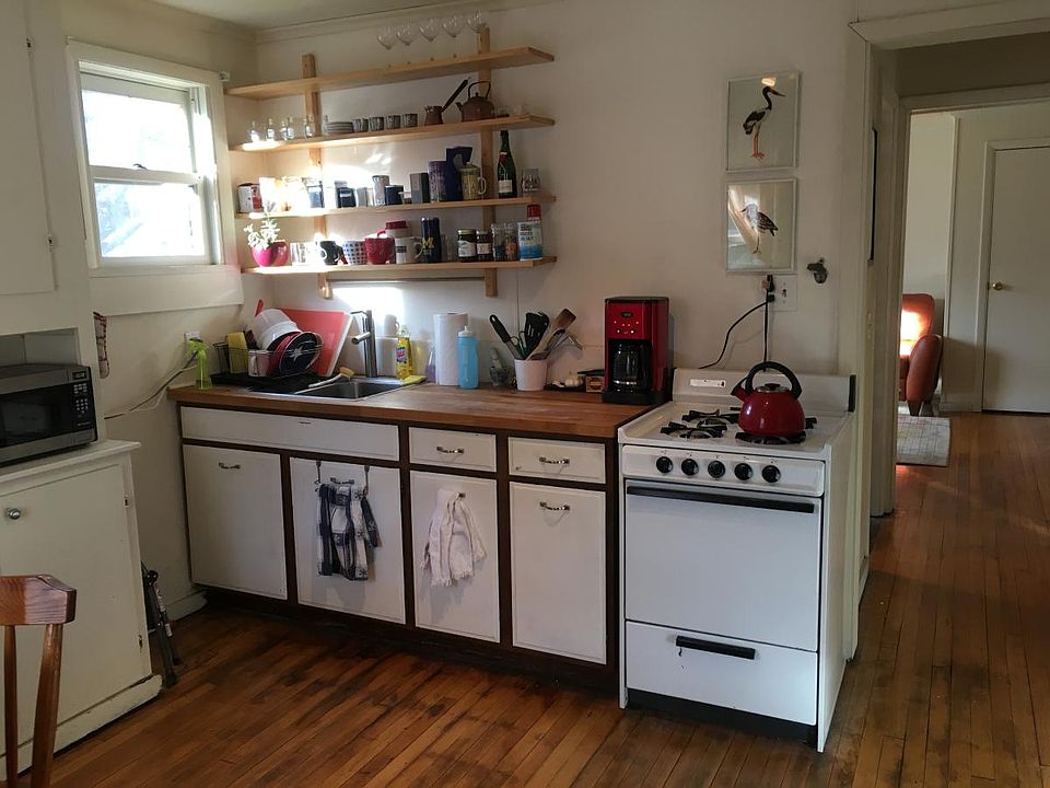 2nd image of 609 W Madison St #1