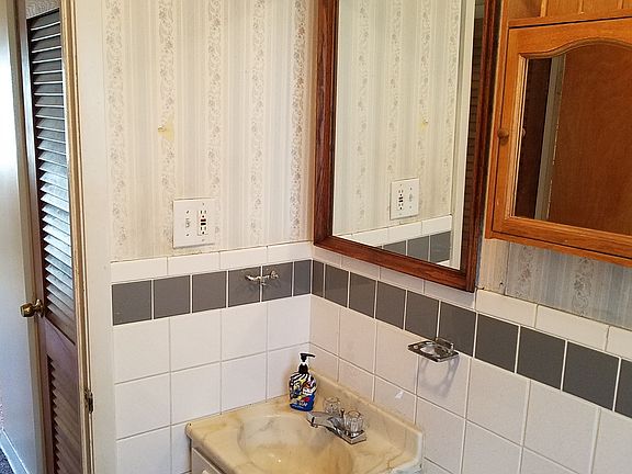 5th image of 4407 Champions Trace Ln