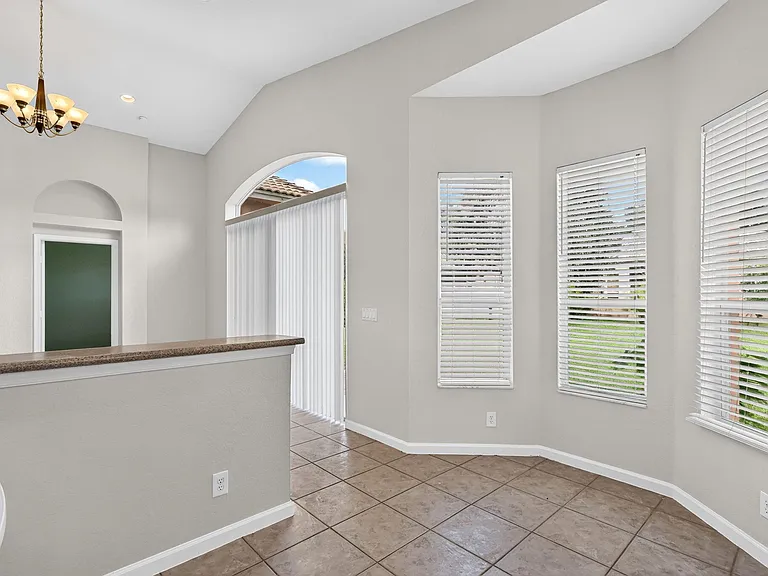 5614 Sunberry Cir — Photo 12