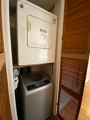 Rented by Dab Hold Corp | media 18