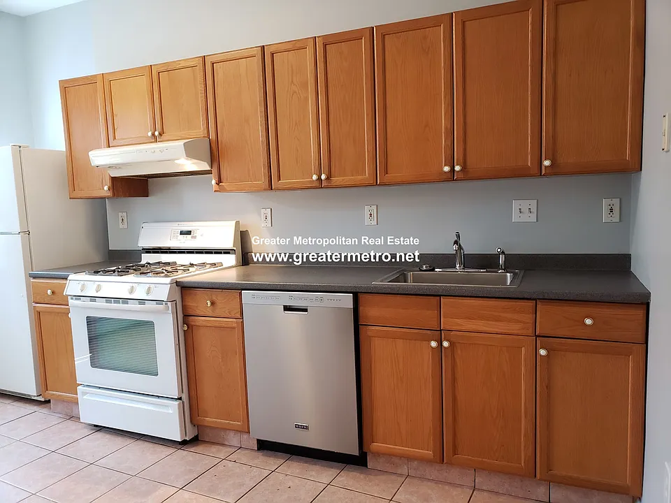 40 N Bennet St #3