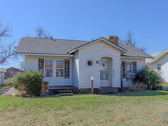 3rd image of 2121 Gordon St
