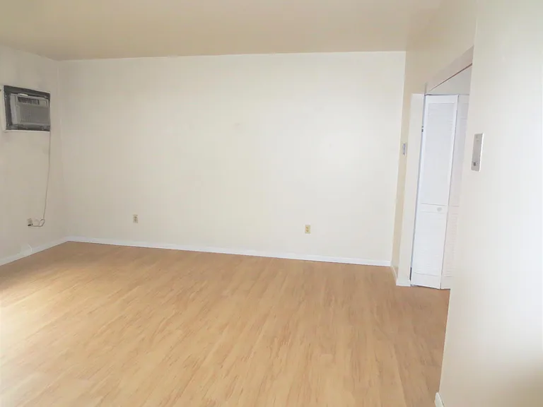 6350 Forward Ave #16 — Photo 49