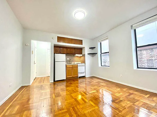 Rented by Astoria Realty | media 1