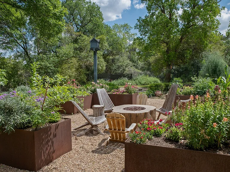907 Crystal Creek Dr — Photo 10