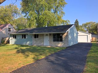 552 White Oak Rd, Bolingbrook, IL 60440