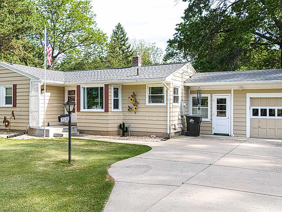 2nd image of 2530 White Oaks Dr